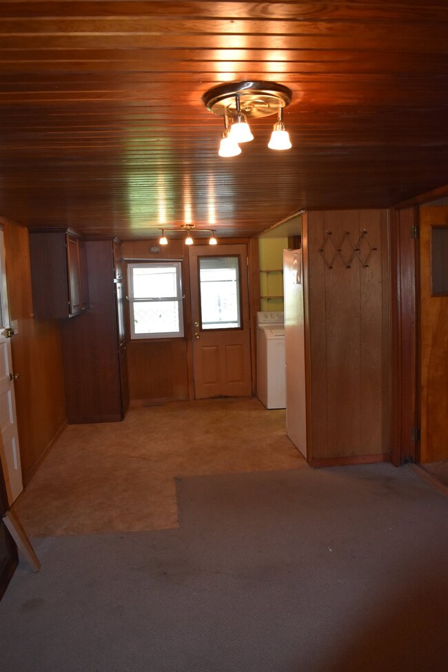 109 North Dr, Geneva, IN 46740 - photo 4