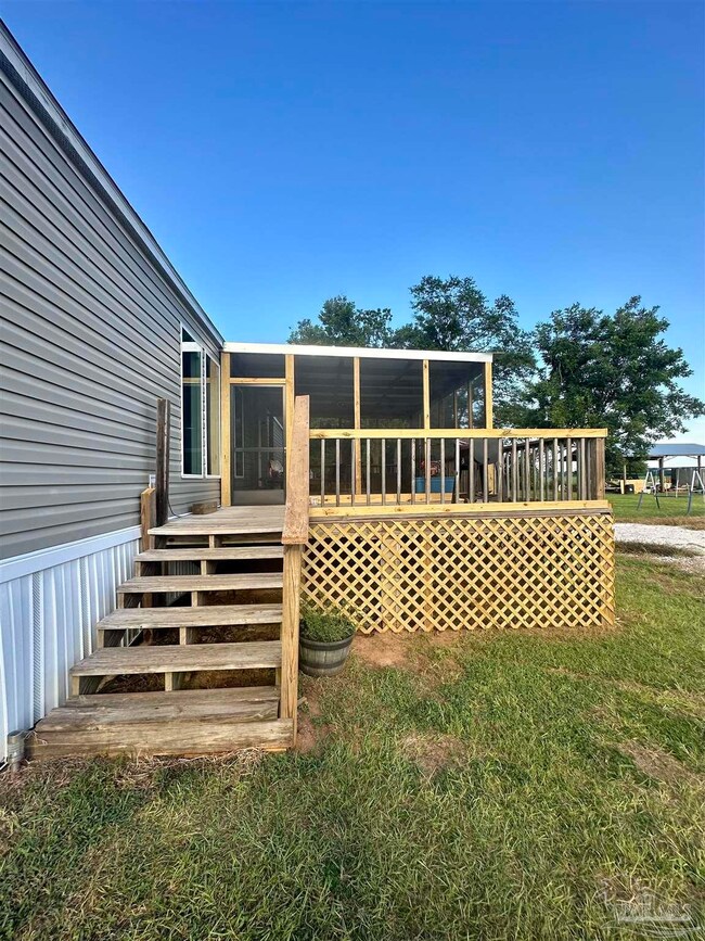 15' x 15' Porch with screen enclosure