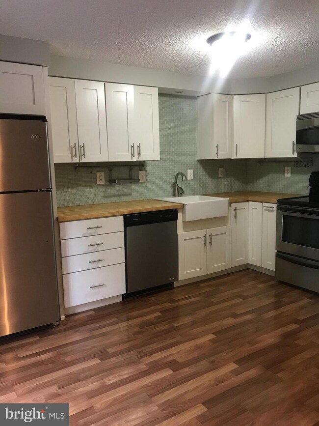 806 Wide Oak Ct, Warrenton, VA 20186 - photo 2