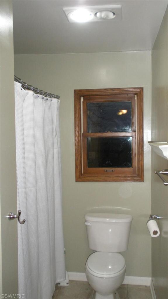 1034 147th Ave, Wayland, MI 49348 - photo 2