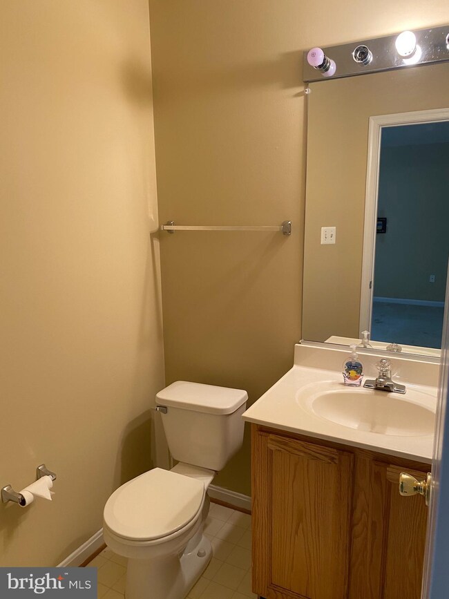 13162 Diamond Mill Dr, Herndon, VA 20171 - photo 6