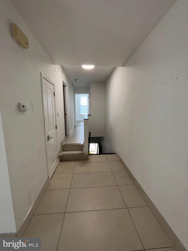 1221 Snyder Ave unit 2, Philadelphia, PA 19148 - photo 6