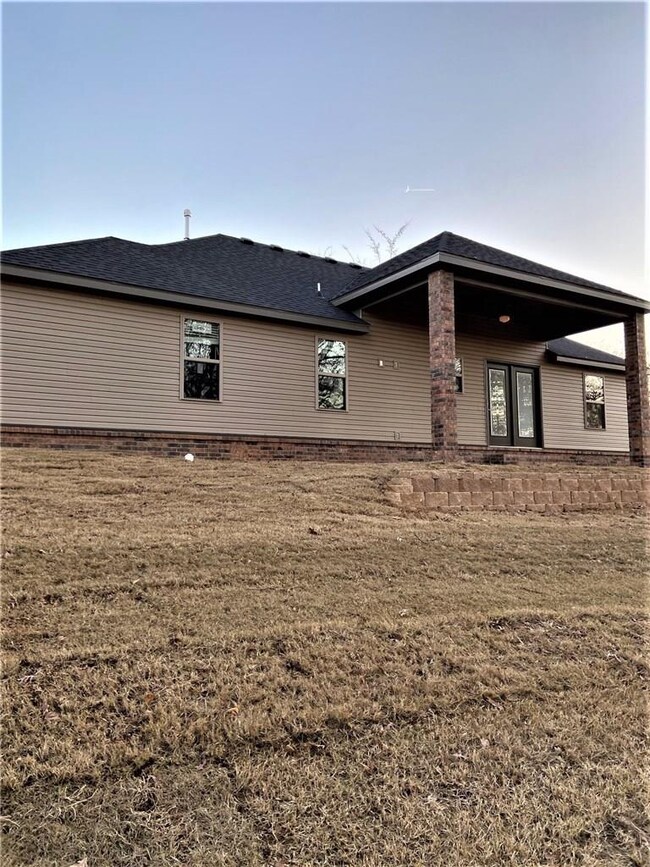 1368 Bay Ave, Springdale, AR 72764 - photo 2