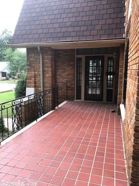 W Washington, Jonesboro, AR 72401 - photo 2