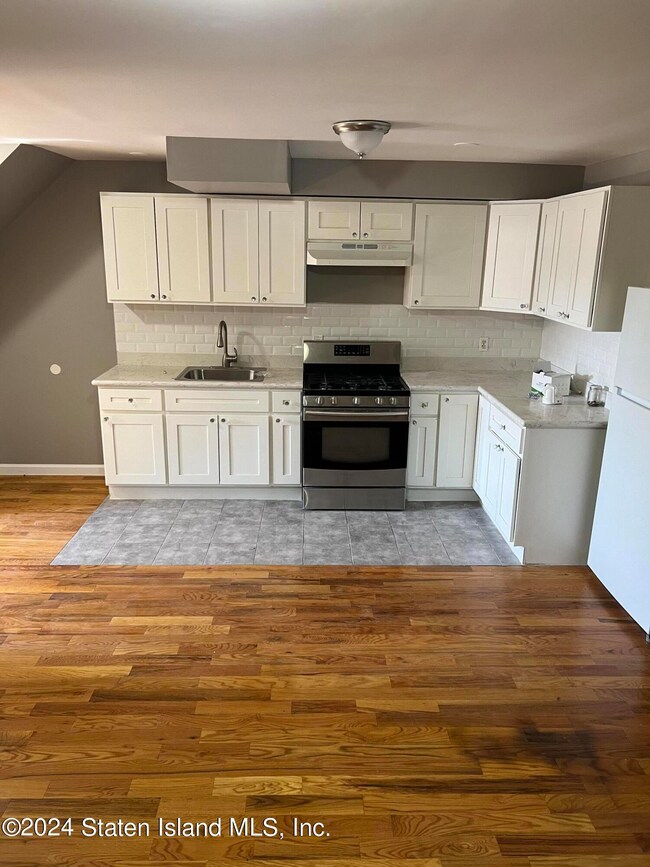 326 Nicholas Ave unit 2, Staten Island, NY 10302 - photo 5