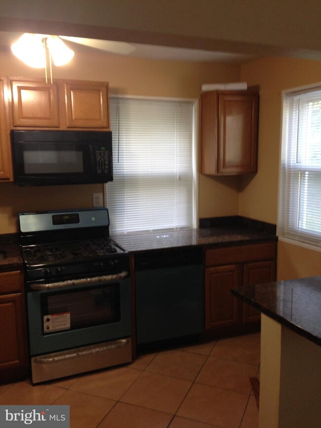 5026 N Englewood Dr, Capitol Heights, MD 20743 - photo 3