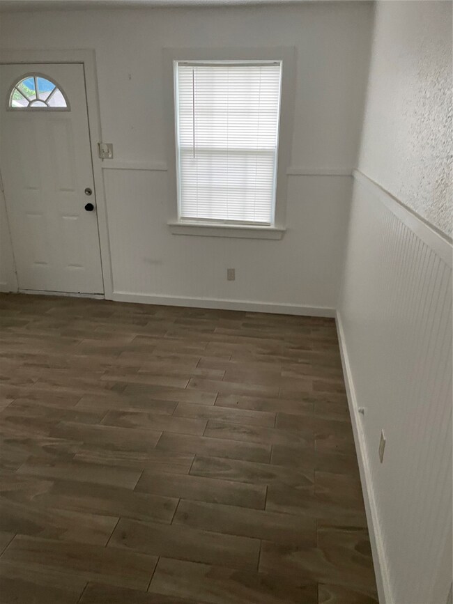 6016 Sayers St, Houston, TX 77026 - photo 4