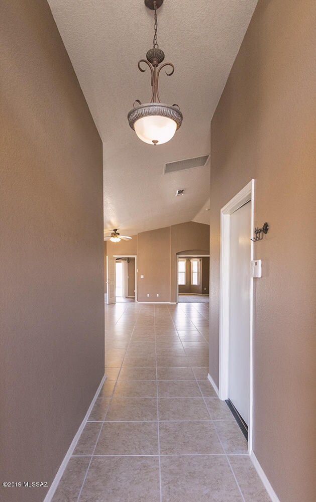 Silverbell_Entryway
