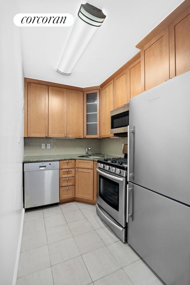 400 E 85th St unit 8K, New York, NY 10028 - photo 5
