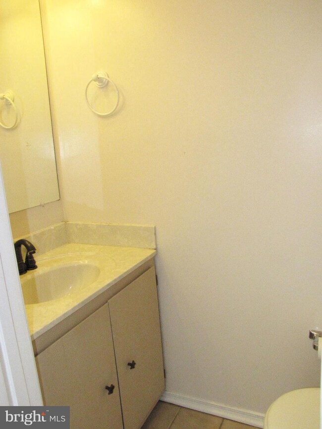 6436 Ducketts Ln, Elkridge, MD 21075 - photo 2