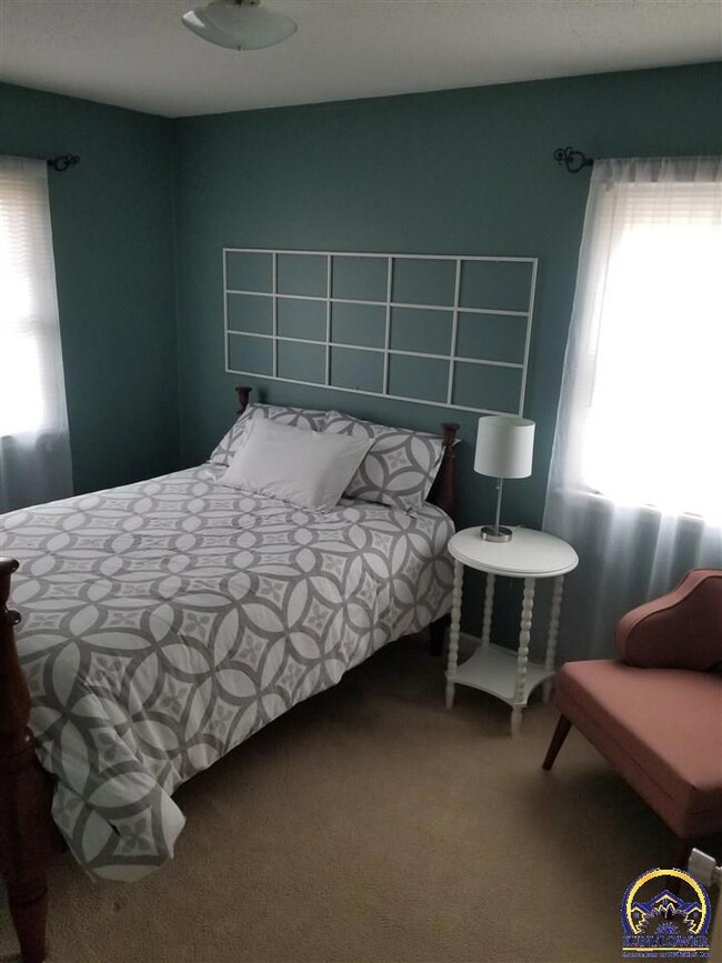 5028 SW 31st St, Topeka, KS 66614 - photo 7