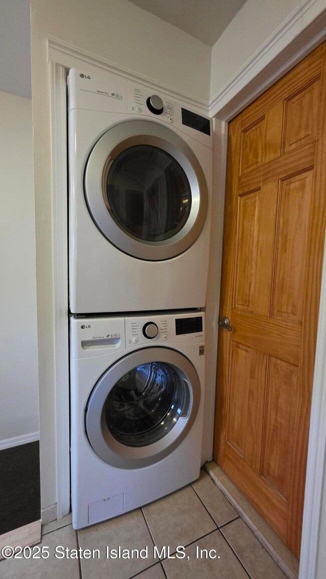 31 Franklin Ln unit A, Staten Island, NY 10306 - photo 7