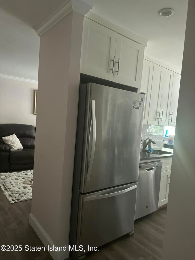 11 Gadsen Place unit 2G, Staten Island, NY 10314 - photo 7
