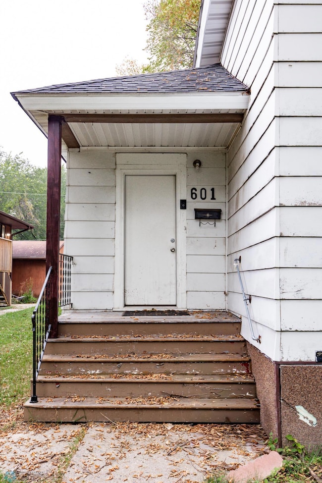 601 10th St S, Fargo, ND 58103 - photo 3