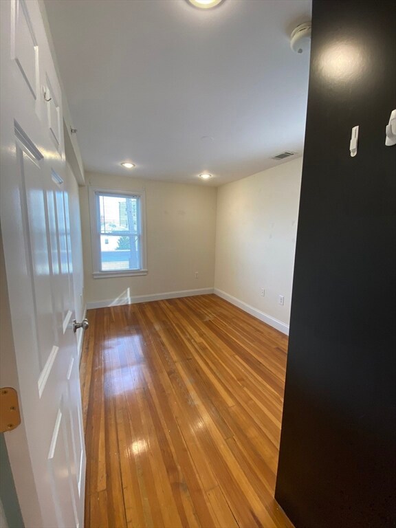 4 Ropes St unit 4, Salem, MA 01970 - photo 5