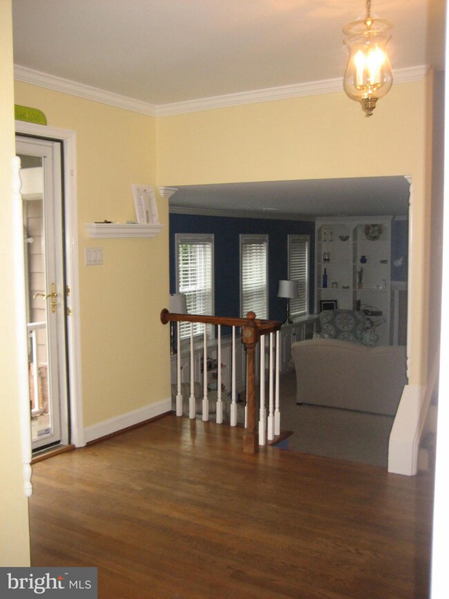 13 Lopa Ct, North Potomac, MD 20878 - photo 3