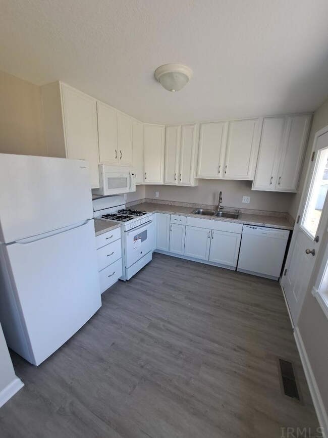 18 Sunrise Way, Bluffton, IN 46714 - photo 3