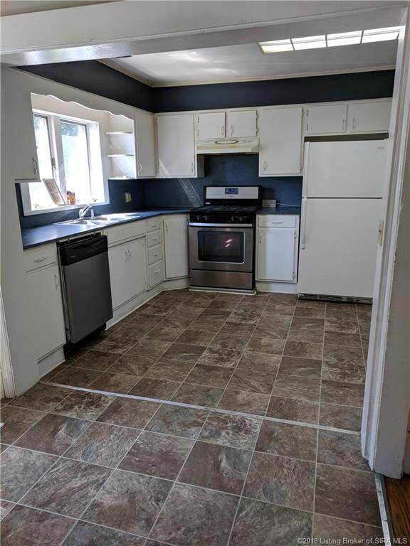 10005 Atkins Rd, Floyds Knobs, IN 47119 - photo 7