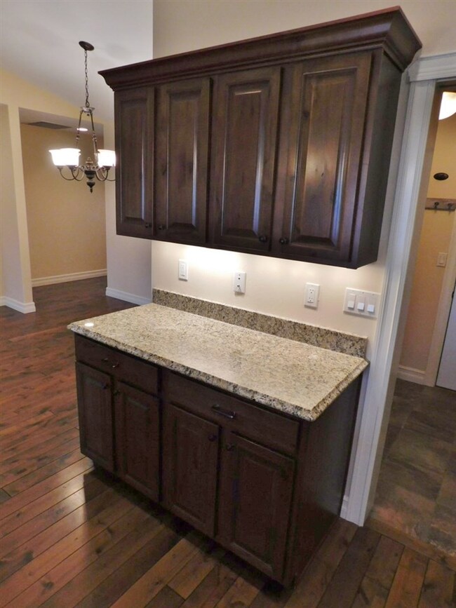 1815 24th St SW unit Elk Ridge 5th Additi, Minot, ND 58701 - photo 7