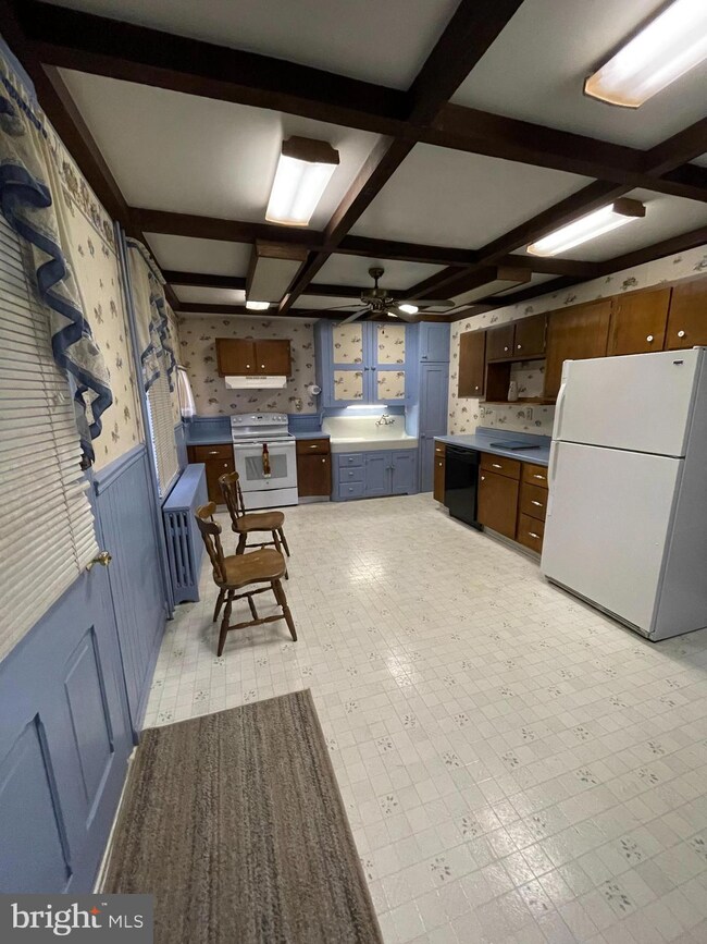 225 E Main Ave, Myerstown, PA 17067 - photo 4