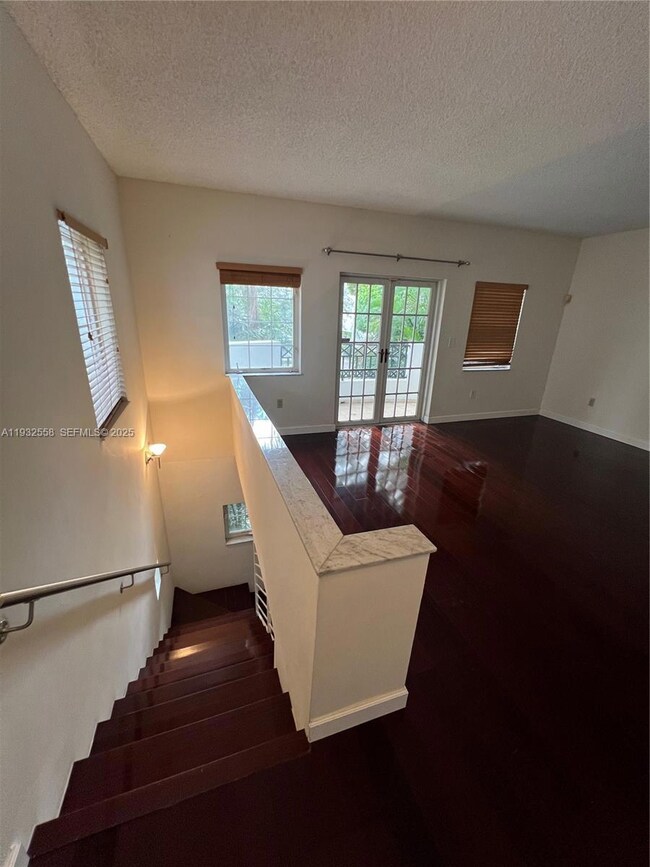 261 Navarre Ave unit A4, Coral Gables, FL 33134 - photo 6