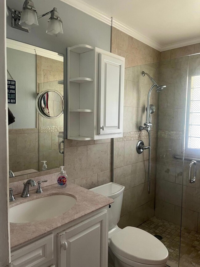 700 Bathroom