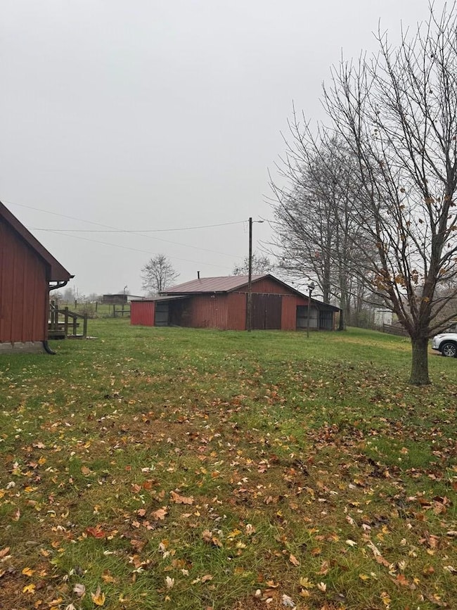 9009 Bradfords Dr, Maysville, KY 41056 - photo 3