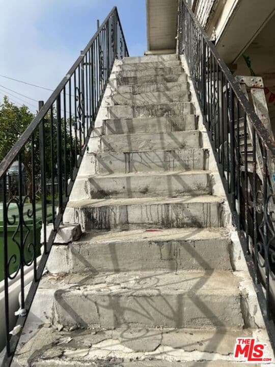 171 E 47th Place, Los Angeles, CA 90011 - photo 2