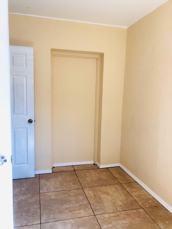 4000 N Piedras St, El Paso, TX 79930 - photo 7