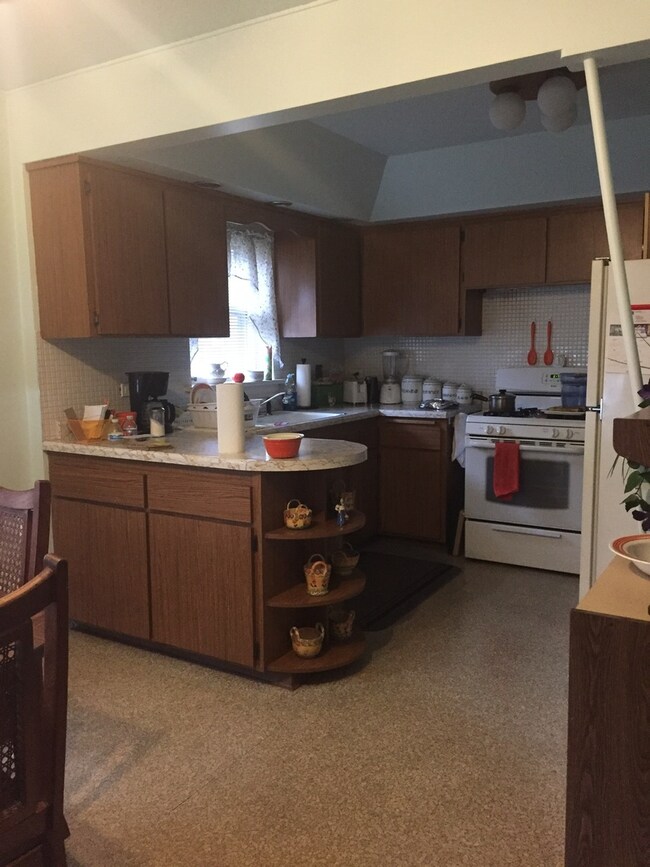 758 Newcastle Ave, Westchester, IL 60154 - photo 5