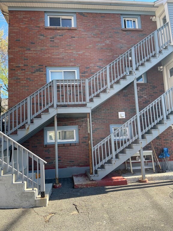 61 Denver St unit 3, Saugus, MA 01906 - photo 4