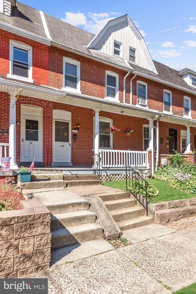 160 E 2nd St, Lansdale, PA 19446 - photo 2