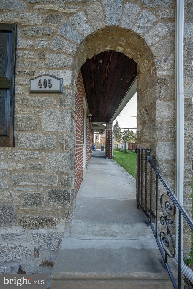 405 Blythe Ave, Drexel Hill, PA 19026 - photo 4