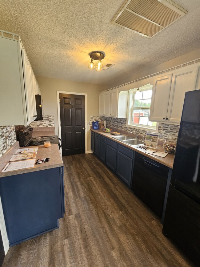 205 Lorien Cir, Shelbyville, TN 37160 - photo 4