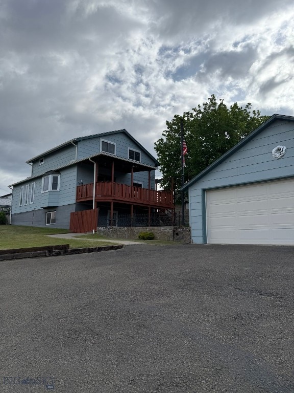 Exterior Side, Garage