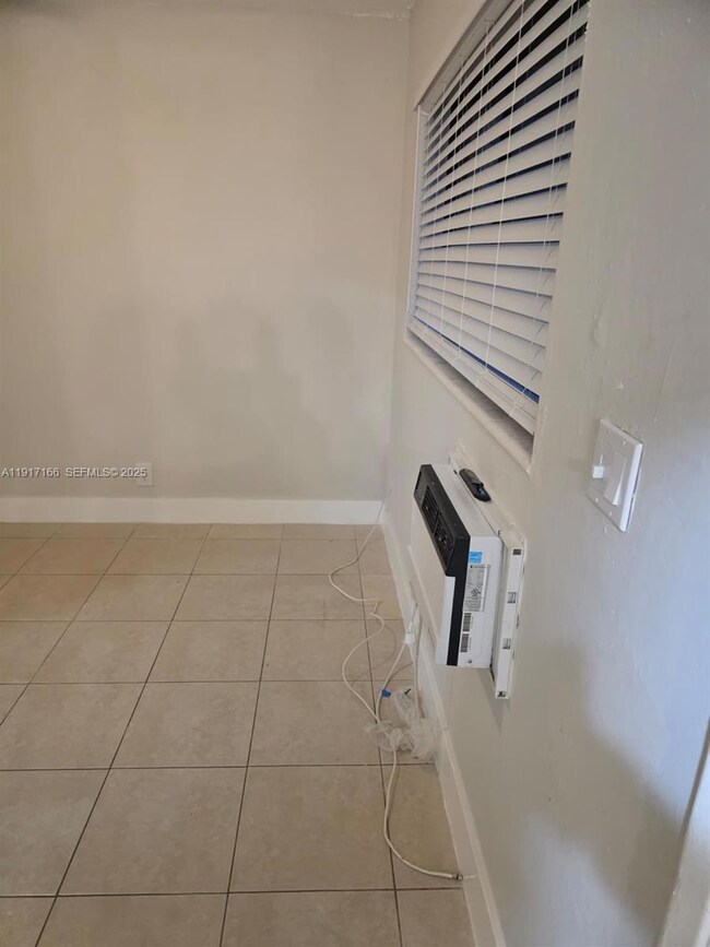 435 NW 41st St unit 2, Oakland Park, FL 33309 - photo 7