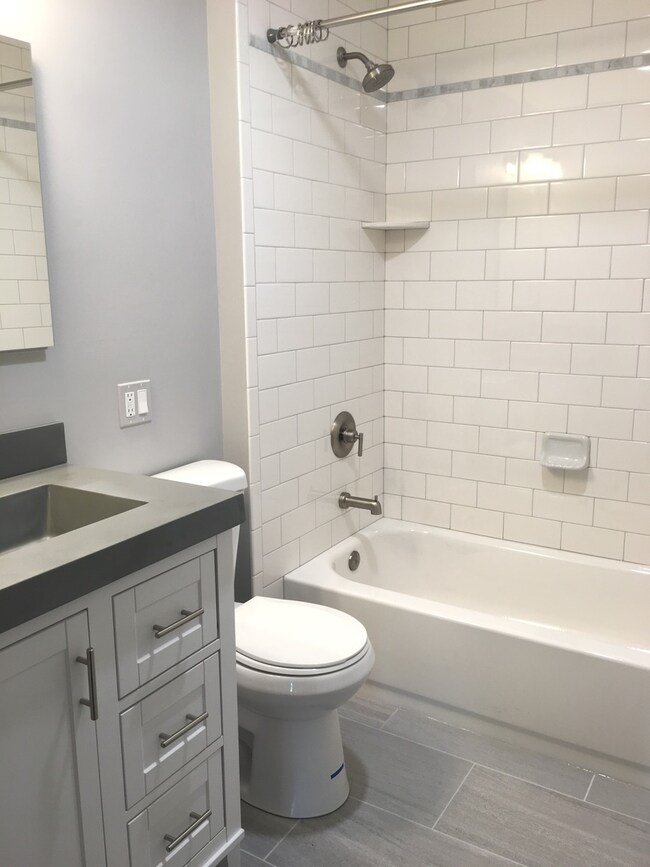 11 Lake Dr, Lake In the Hills, IL 60156 - photo 7