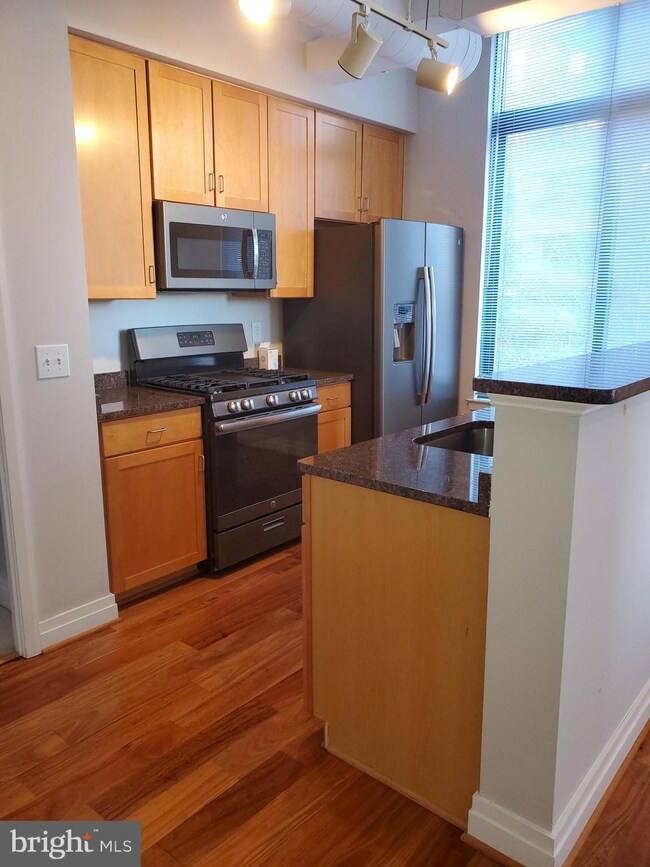 1201 N Garfield St unit 306, Arlington, VA 22201 - photo 3