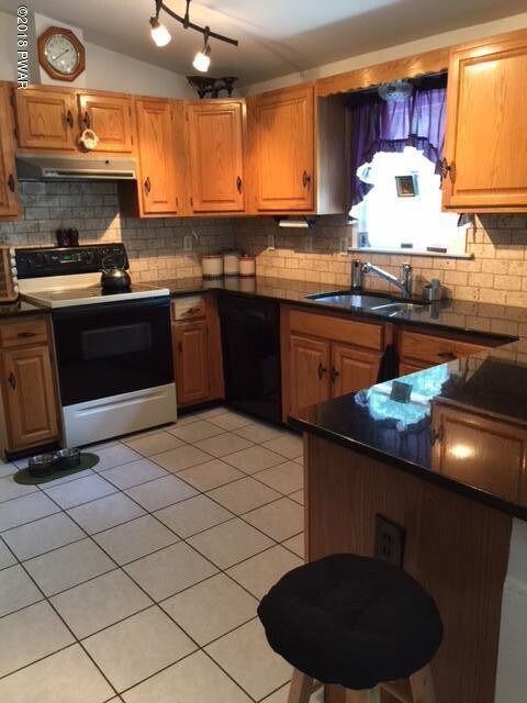 195 Locust Dr, Milford, PA 18337 - photo 2