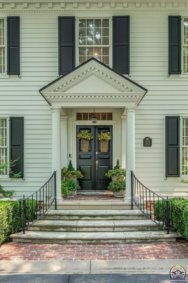 1500 SW Stratford Rd, Topeka, KS 66604 - photo 3