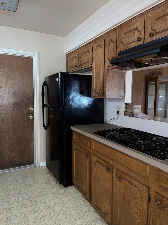 2215 Winter Bay Ln, Houston, TX 77088 - photo 4