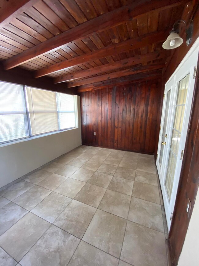 5610 Kimbrell Dr S, Jacksonville, FL 32210 - photo 2