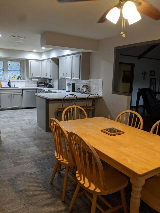 26422 Pin Oak Dr, Magnolia, TX 77354 - photo 5