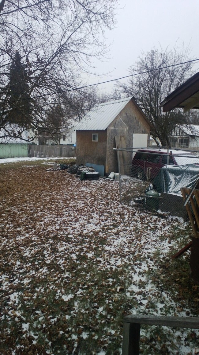 511 W Main Ave, Chewelah, WA 99109 - photo 4