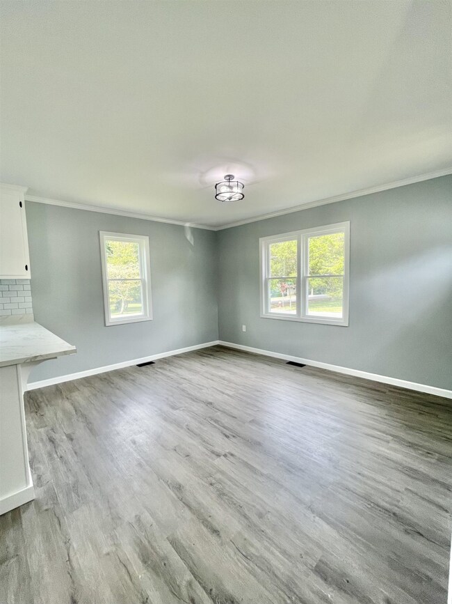 1319 Hodge St, Siler City, NC 27344 - photo 5