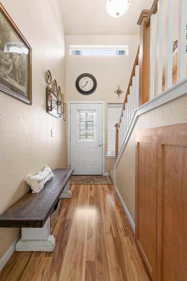 332 Live Oak Loop, Central Point, OR 97502 - photo 4