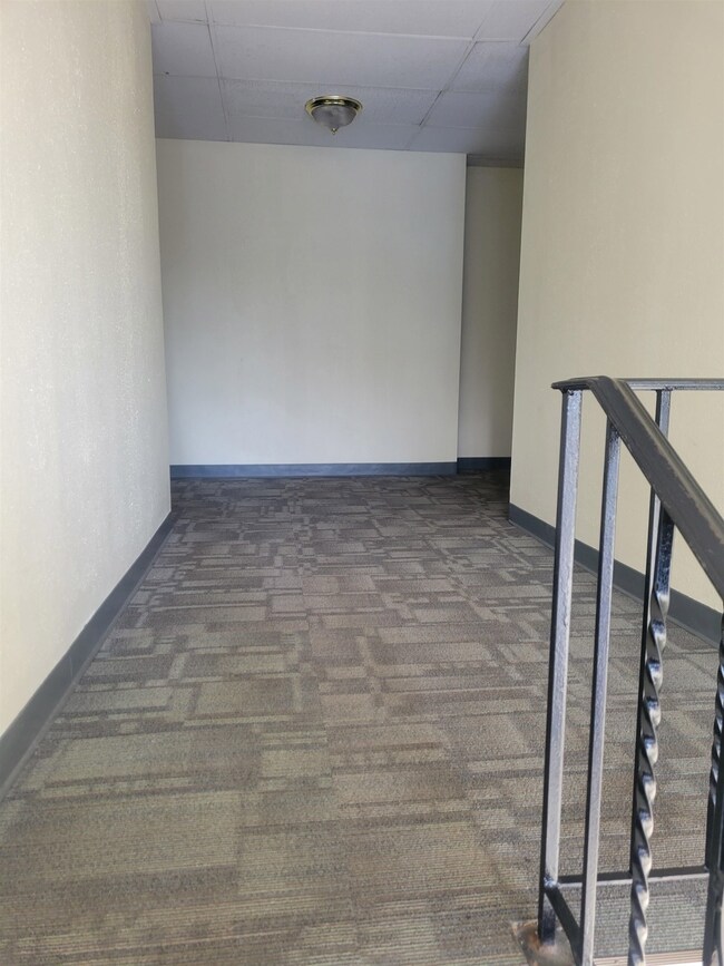 56 Constitution Dr, Londonderry, NH 03053 - photo 7