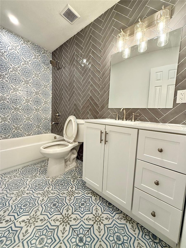 4438 E Riverside Dr, Fort Myers, FL 33905 - photo 5