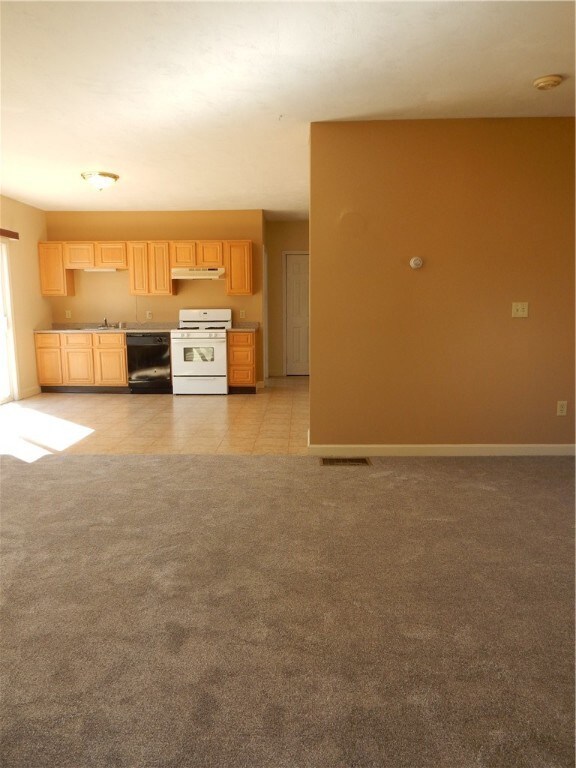 25 Hewett St, Warwick, RI 02889 - photo 5