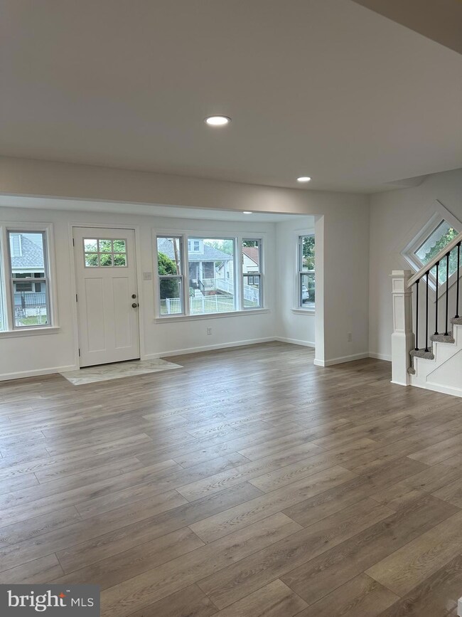 43 W Laughead Ave, Marcus Hook, PA 19061 - photo 3